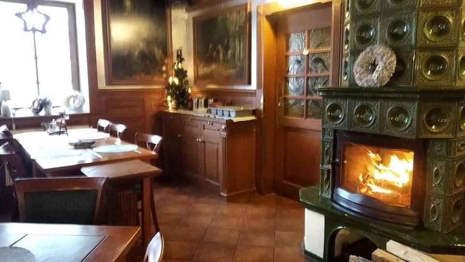 Mala Svata Hora - Penzion & Restaurace Mníšek pod Brdy Εξωτερικό φωτογραφία